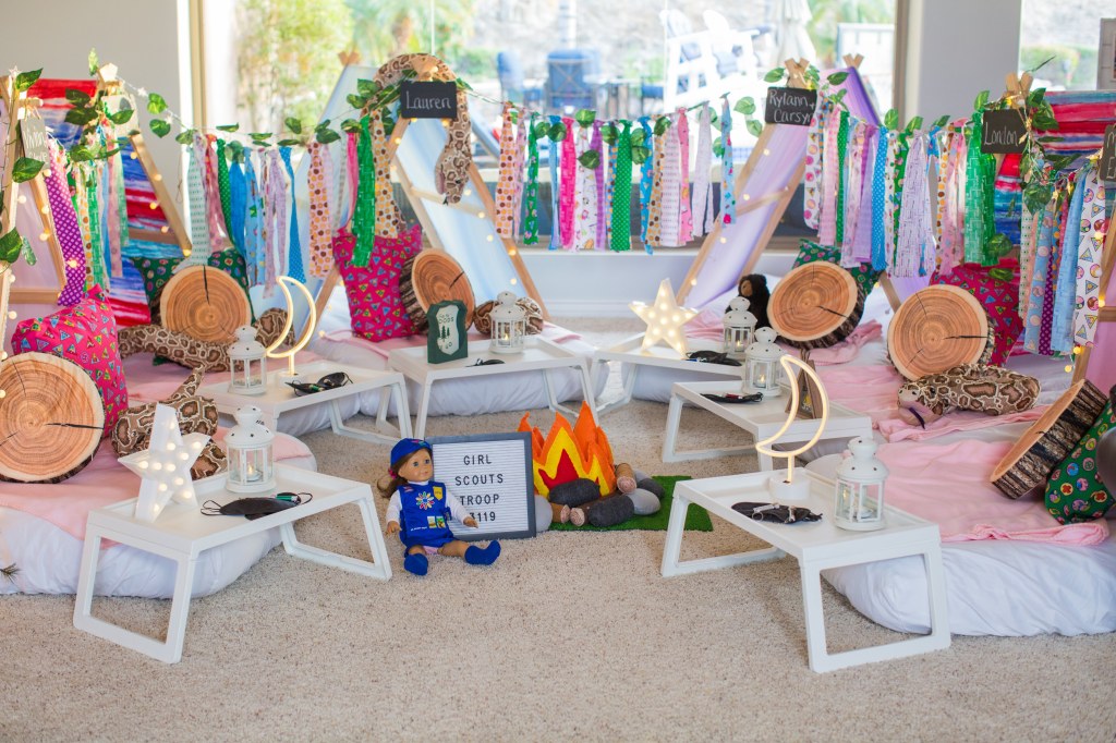 This image has an empty alt attribute; its file name is 14_sleepover2019-1.jpg